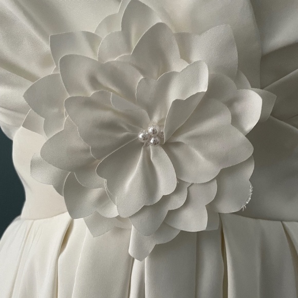 Oleg Cassini Bridal Dress - Picture 3 of 5